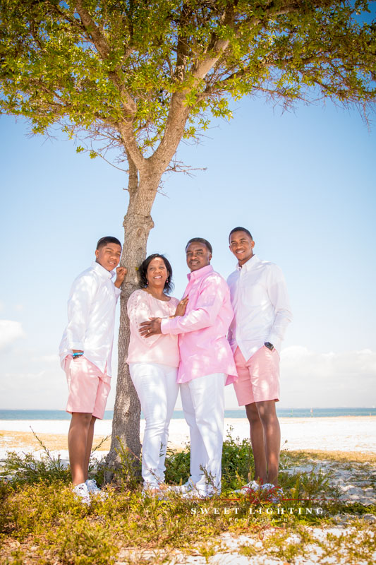 Tampa Bay Apollo Beach Family photographer for family photo